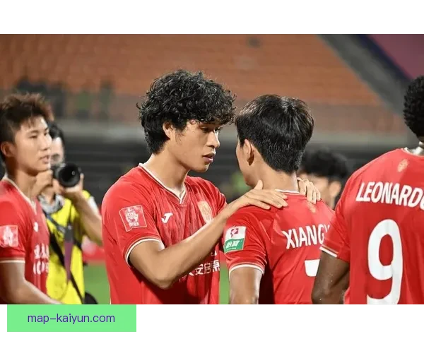 广州队主帅萨尔瓦多状态回暖，球队备受关注即将迎战强敌