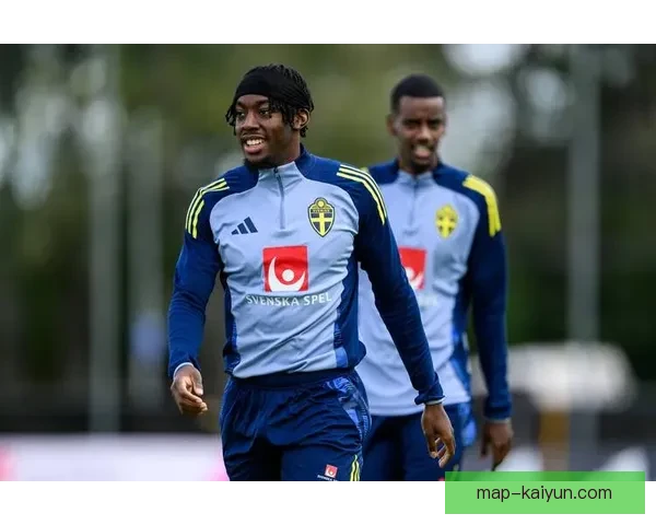 伊萨克职业态度得到广泛认可，表现稳健引发球迷关注。